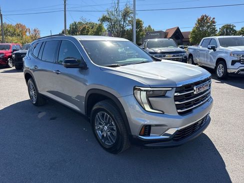Used 2025 GMC Acadia Elevation FWD image 7