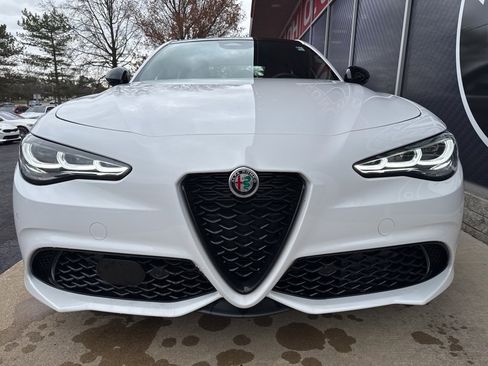 New 2025 Alfa Romeo Giulia AWD image 4