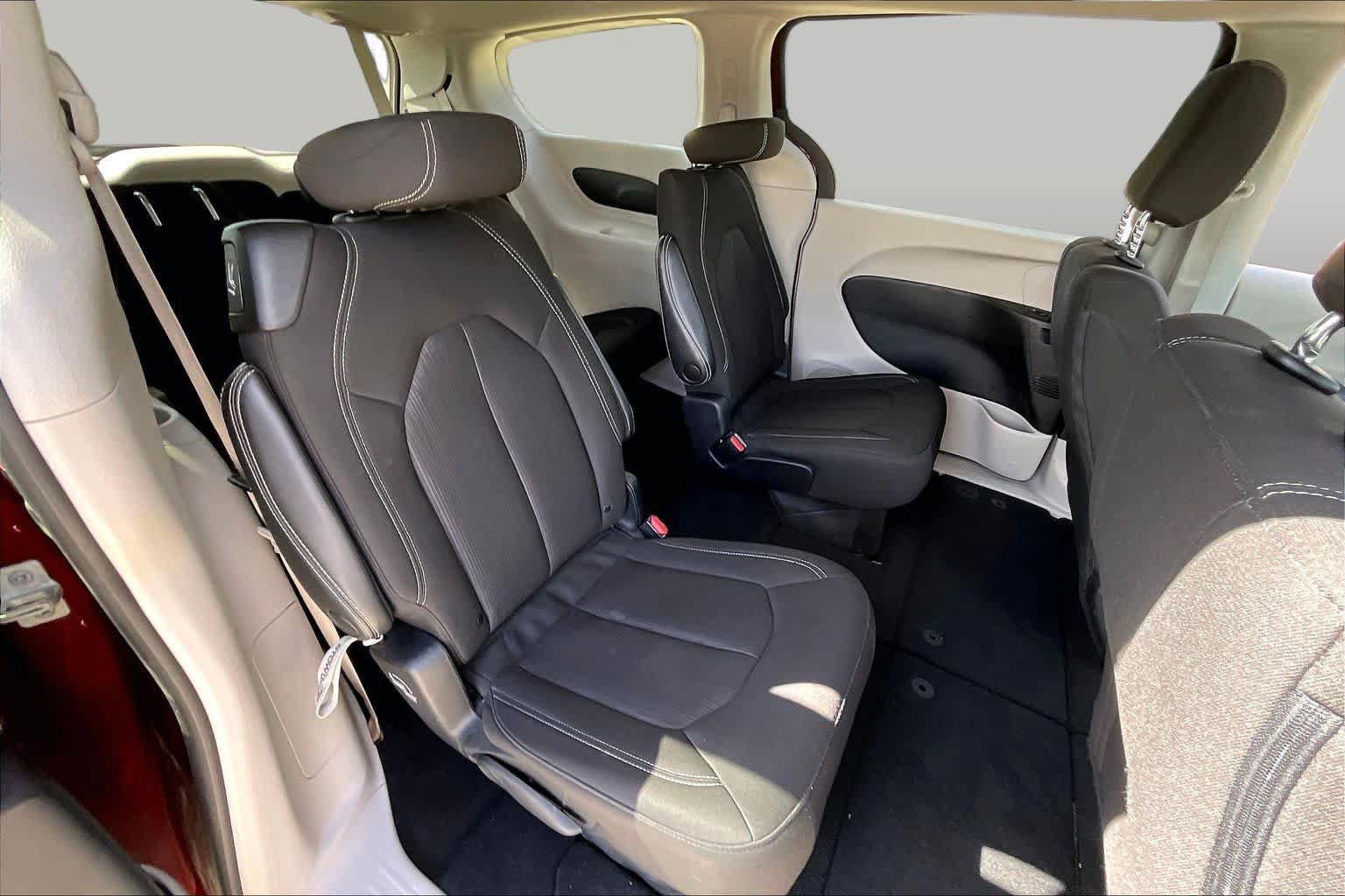 Used 2023 Chrysler Voyager LX FWD image 19