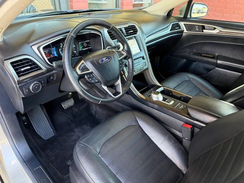 Used 2017 Ford Fusion Energi SE FWD image 16