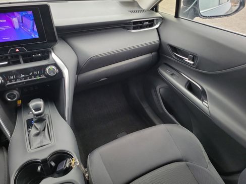 Used 2024 Toyota Venza LE AWD/4WD image 14