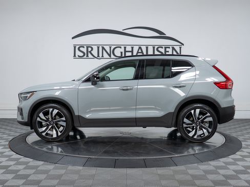 New 2026 Volvo XC40 B5 Plus w/ Climate Package AWD/4WD image 8