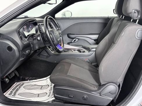 Used 2022 Dodge Challenger SXT RWD image 16
