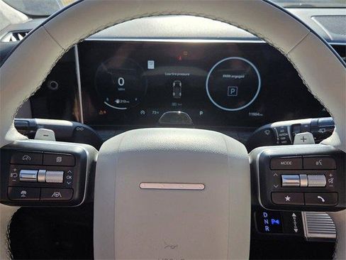 Used 2025 Hyundai Santa Fe Calligraphy image 24