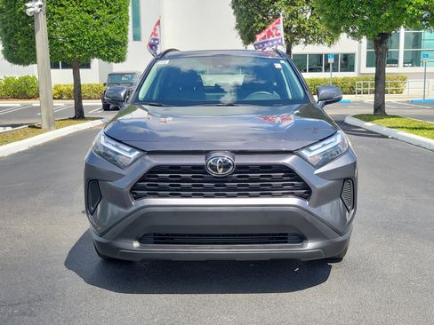 Used 2025 Toyota RAV4 XLE w/ Convenience Package FWD image 4