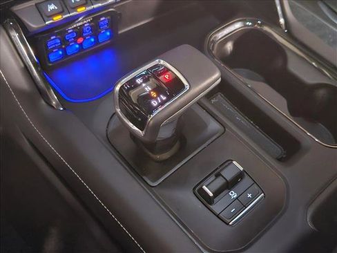 Used 2024 GMC Sierra 1500 AT4X image 11