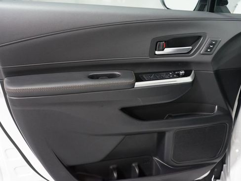 Certified 2025 Toyota Sienna Platinum FWD image 34