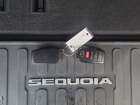 Certified 2023 Toyota Sequoia Capstone image 32