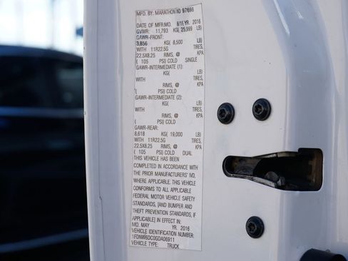 Used 2016 Ford F650 2WD Crew Cab Super Duty image 58