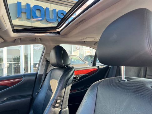 Used 2011 Lexus LS 460 AWD w/ Luxury Value Edition image 15