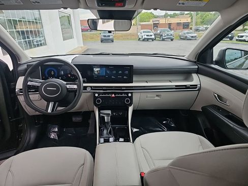 Used 2025 Hyundai Tucson SEL FWD image 12