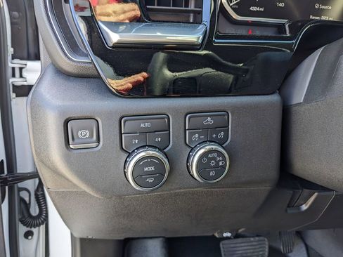 Used 2026 GMC Sierra 1500 Elevation image 29