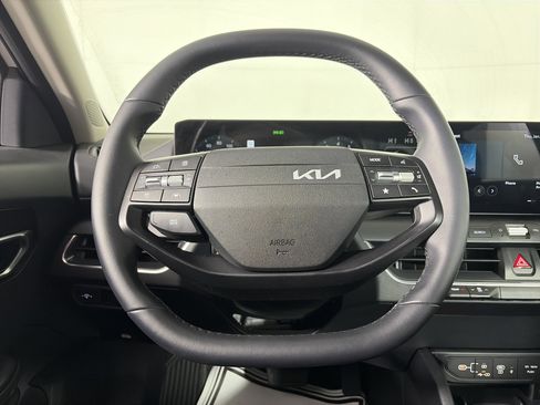 Used 2025 Kia K4 EX image 20