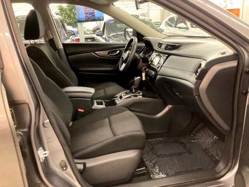 Used 2017 Nissan Rogue S image 11