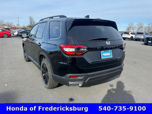 Certified 2025 Honda Pilot Black Edition image 4