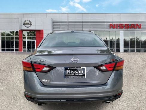 Certified 2025 Nissan Altima 2.5 SR w/ SR Premium Package image 6