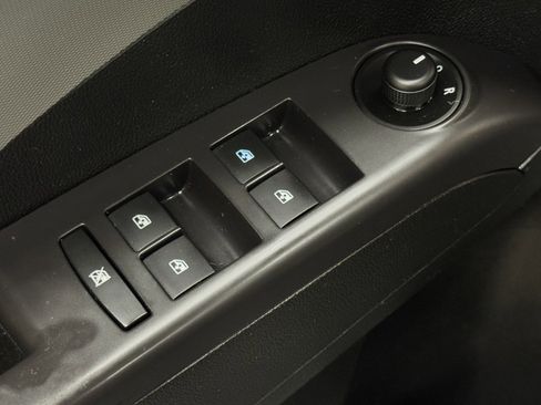 Used 2013 Chevrolet Sonic LT image 13