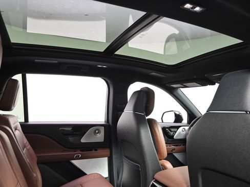 New 2026 Lincoln Aviator Reserve image 17