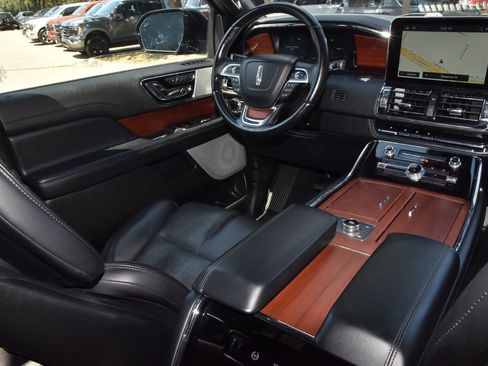 Used 2021 Lincoln Navigator Reserve w/ Luxury Package AWD/4WD image 16