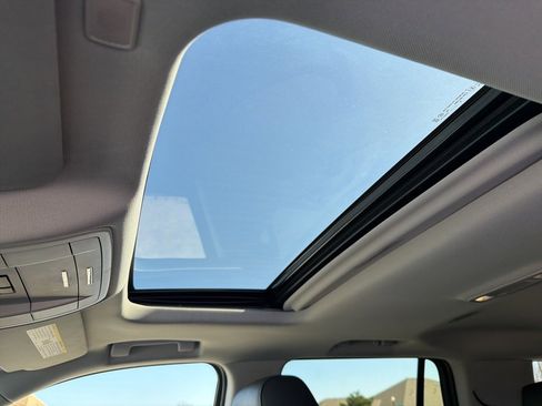 Used 2019 GMC Yukon SLT image 10