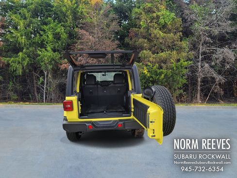 Used 2022 Jeep Wrangler Unlimited Sahara w/ LED Lighting Group image 19