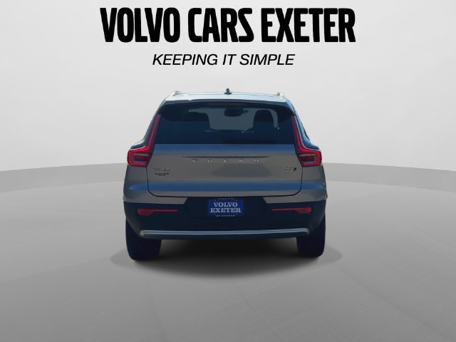 Certified 2024 Volvo XC40 B5 Ultimate w/ Climate Package AWD/4WD image 11