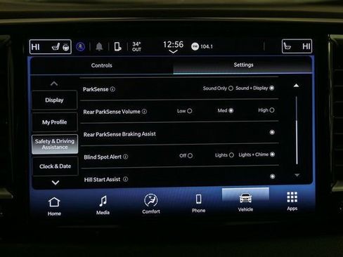 Used 2024 Chrysler Pacifica Touring-L image 24