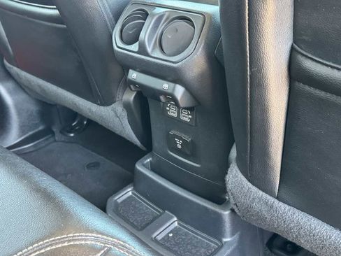 Used 2021 Jeep Wrangler Unlimited Sahara image 22