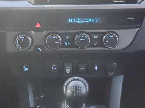 Used 2023 Toyota Tacoma TRD Off-Road image 18