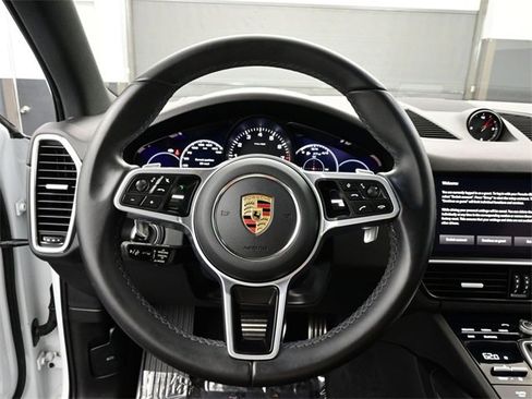 Used 2023 Porsche Cayenne S Platinum image 8