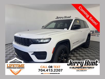 Used 2023 Jeep Grand Cherokee Altitude