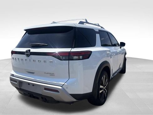 Used 2025 Nissan Pathfinder Platinum AWD/4WD image 13