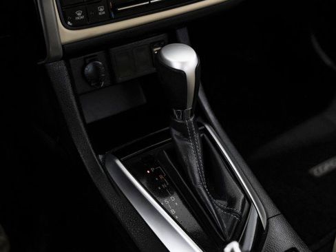 Used 2017 Toyota Corolla LE image 25