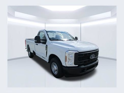 Used 2025 Ford F250 XL w/ XL Driver Assist Package RWD image 1