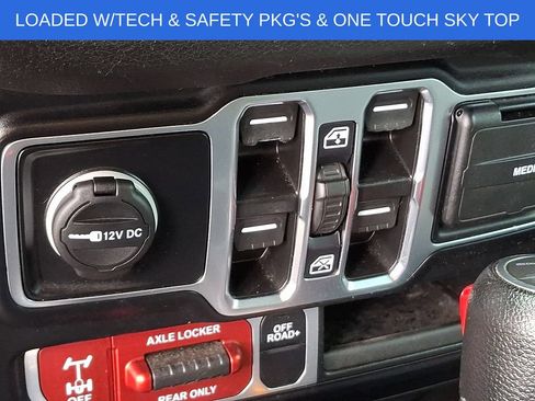Used 2024 Jeep Wrangler Unlimited AWD/4WD image 23