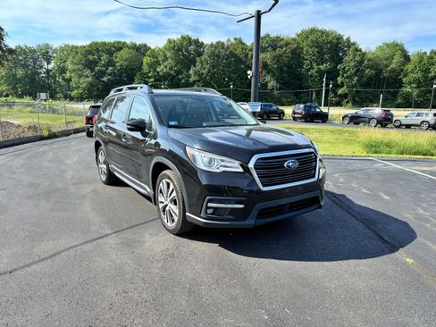 Used 2022 Subaru Ascent Limited w/ Technology Package AWD/4WD image 3