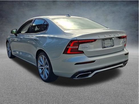 Used 2021 Volvo S60 T5 Momentum w/ Premium Package AWD/4WD image 4