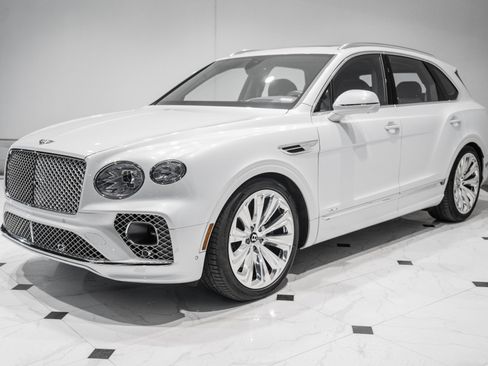 Used 2023 Bentley Bentayga AWD/4WD image 9