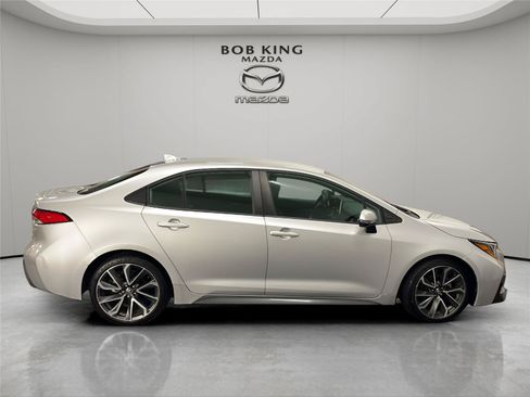 Used 2020 Toyota Corolla SE FWD image 6