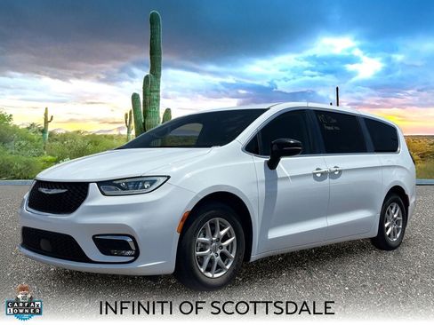 Used 2024 Chrysler Pacifica Touring-L FWD image 1