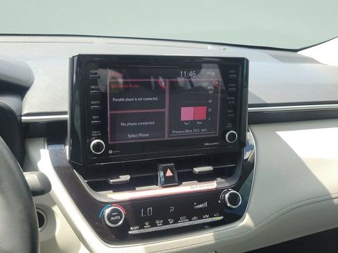 Certified 2022 Toyota Corolla Cross LE FWD image 14