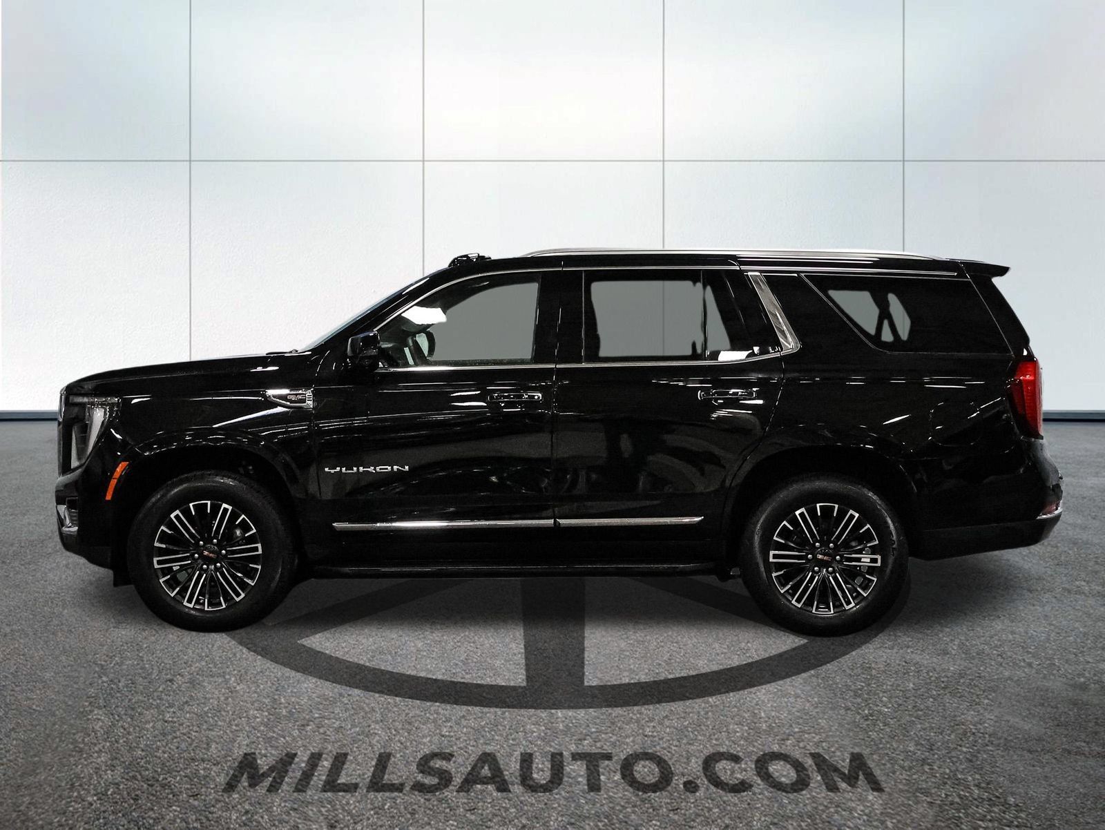 Used 2025 GMC Yukon Elevation AWD/4WD image 3