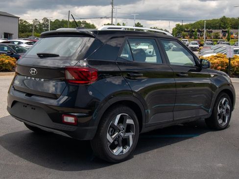 Used 2026 Hyundai Venue SEL FWD image 13
