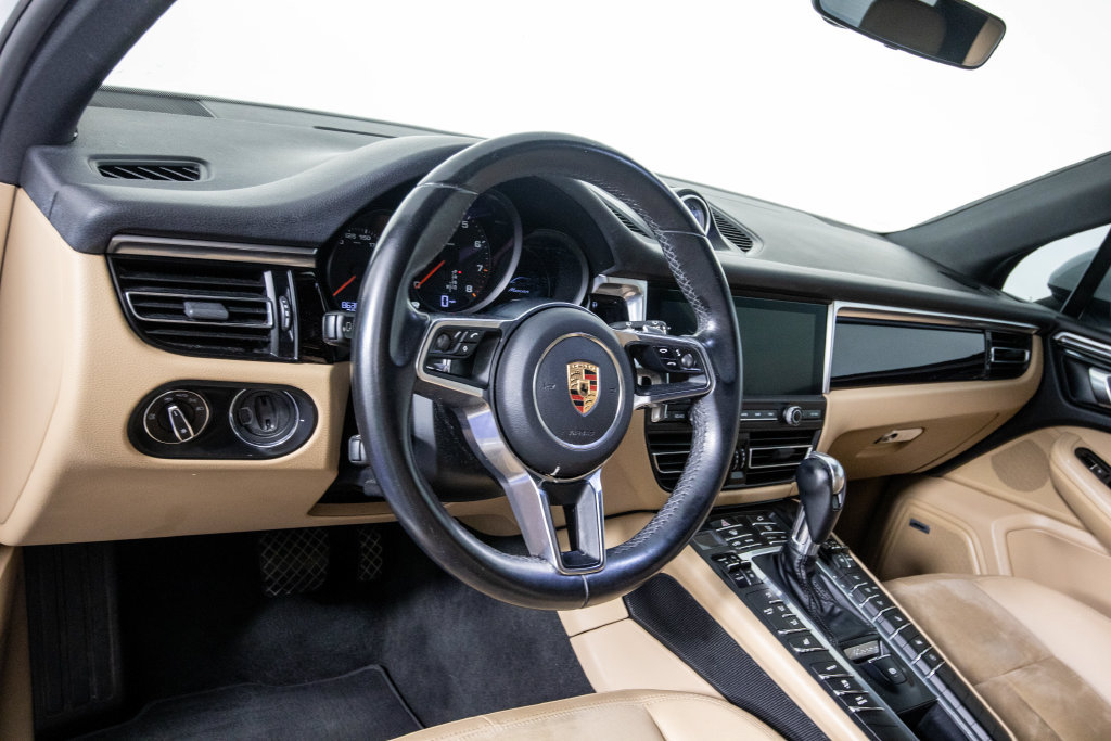 Used 2019 Porsche Macan AWD/4WD image 18