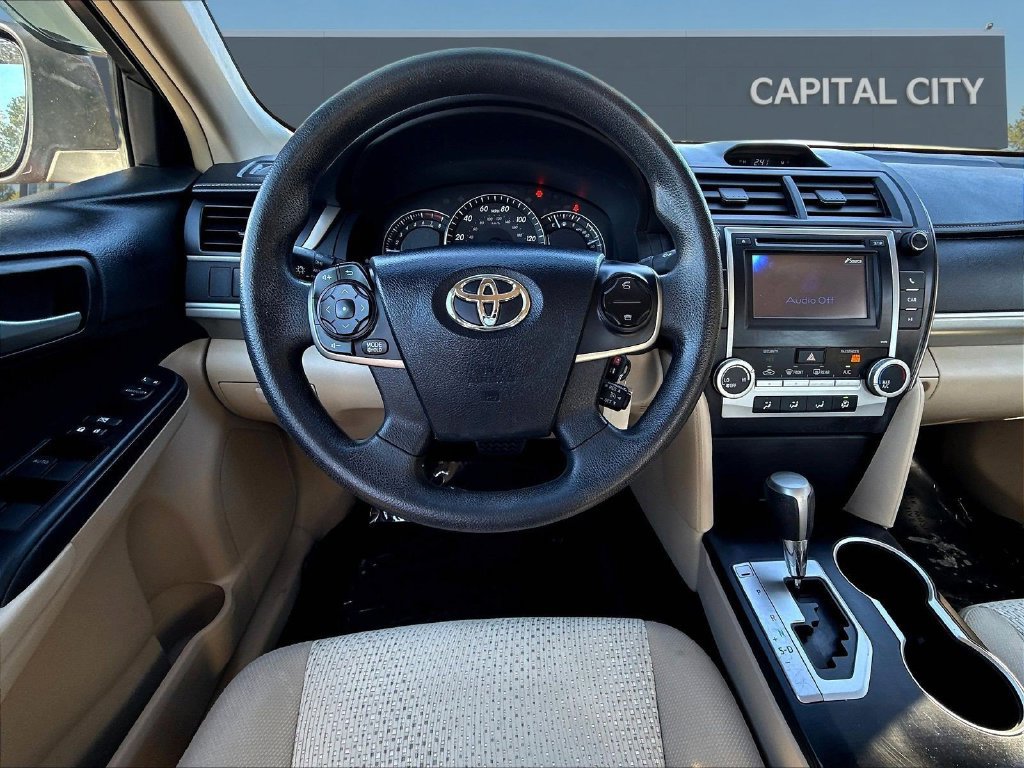 Used 2013 Toyota Camry LE FWD image 11