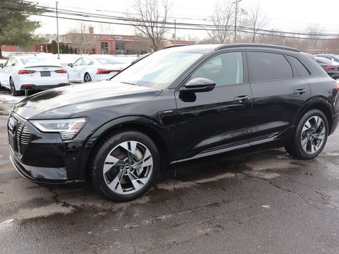 Used 2021 Audi e-tron Premium w/ Convenience Plus Package image 1