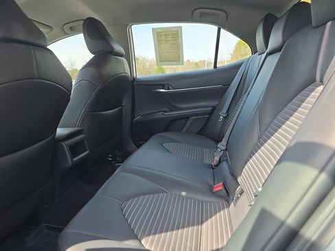 Used 2024 Toyota Camry SE image 16