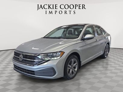 Used 2023 Volkswagen Jetta SE w/ Panoramic Sunroof Package