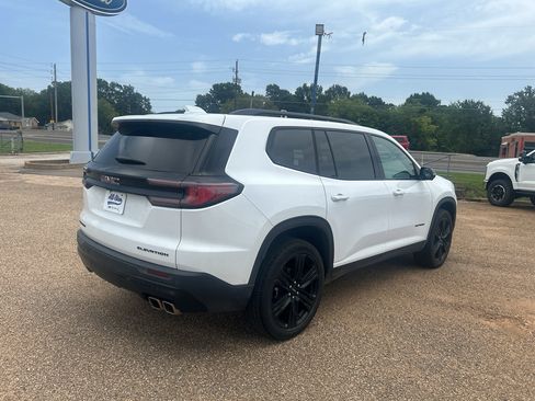 Used 2024 GMC Acadia Elevation w/ Black Edition FWD image 4