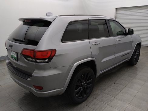 Used 2021 Jeep Grand Cherokee Laredo X RWD image 9
